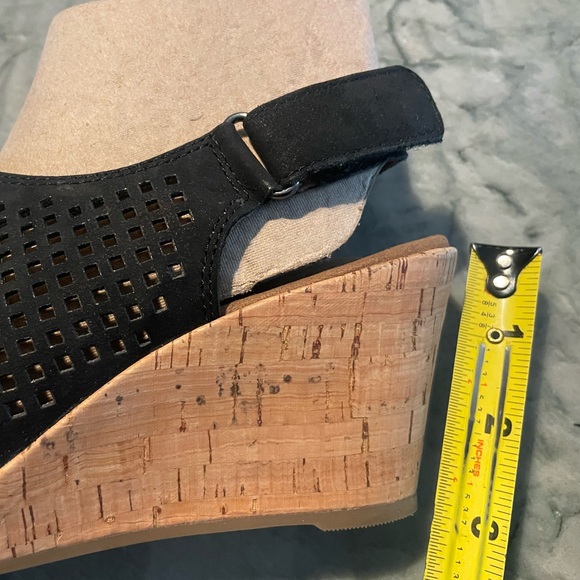 Rockport Briah Black Leather Perforated Cork Wedge Sandals Size 5 - Picture 6 of 8